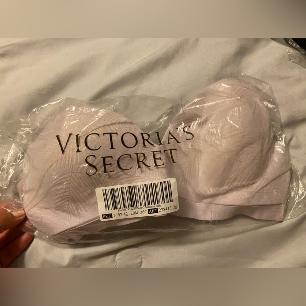 Victoria’s secret blushed wireless bra 36c